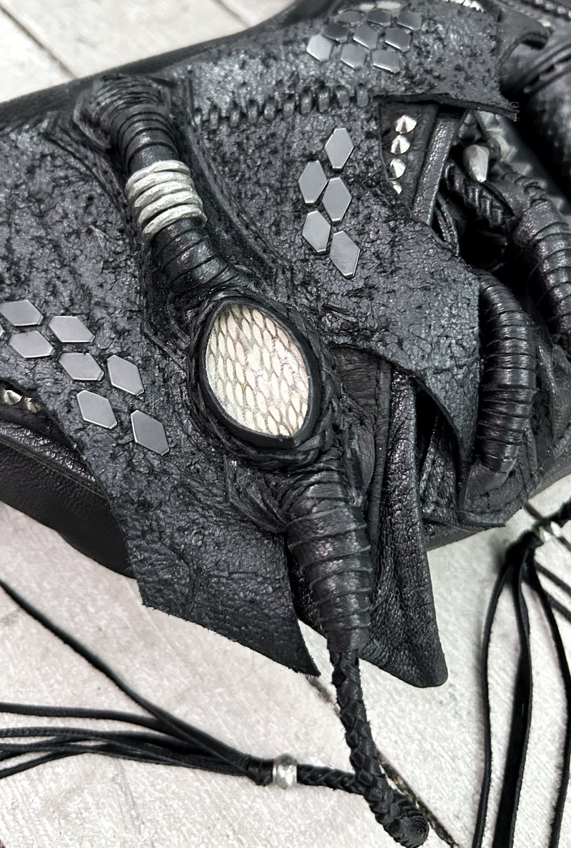 2501-BG05 KB-Shoulder / Serpent Killer