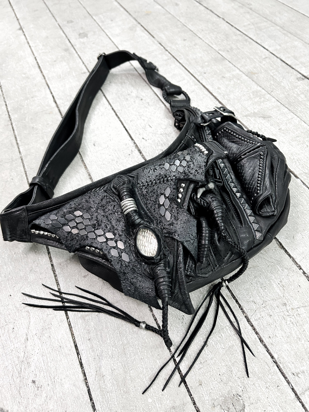 2501-BG05 KB-Shoulder / Serpent Killer