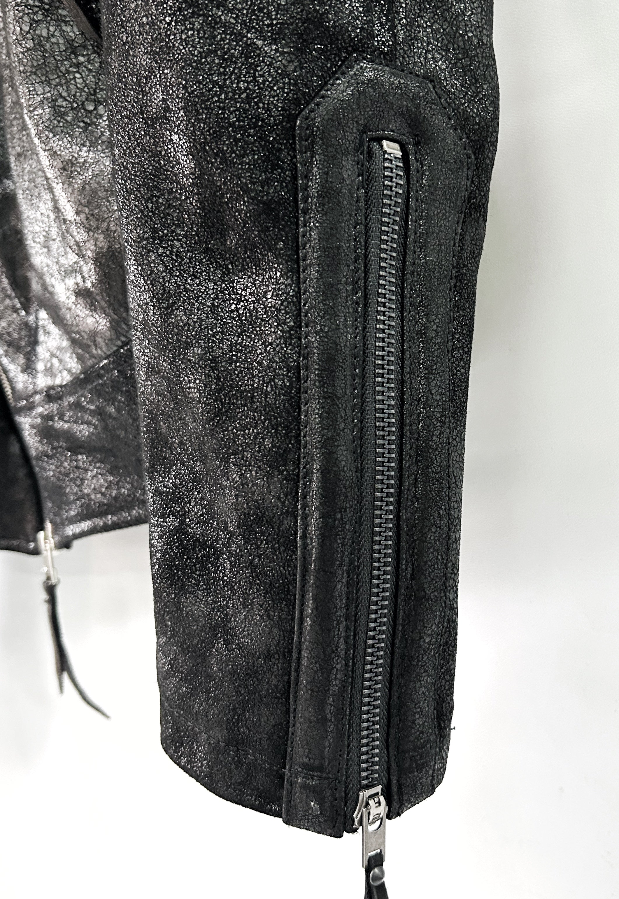 KMRii ケムリ 2500 SS25 Black Metal Rider – KMRii OFFICIAL ONLINE STORE