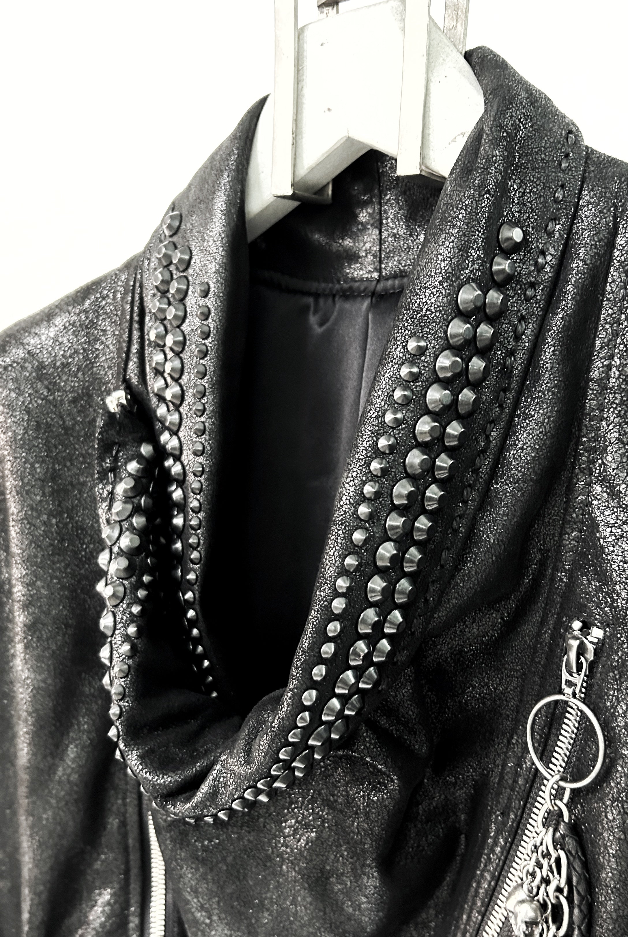 KMRii ケムリ 2500 SS25 Black Metal Rider – KMRii OFFICIAL ONLINE STORE