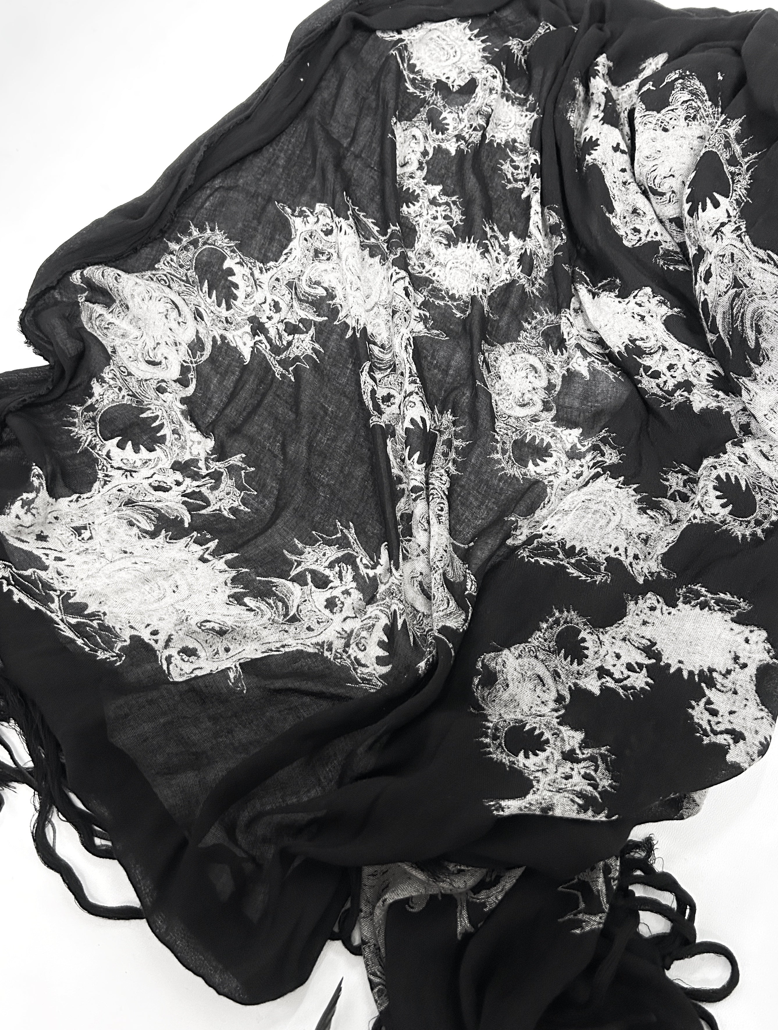 KMRii MAGNOLIA FEATHER BIG STOLE ケムリ LGB 1402-ST02 Magnolia Long Stole 02 – KMRii OFFICIAL ONLINE STORE