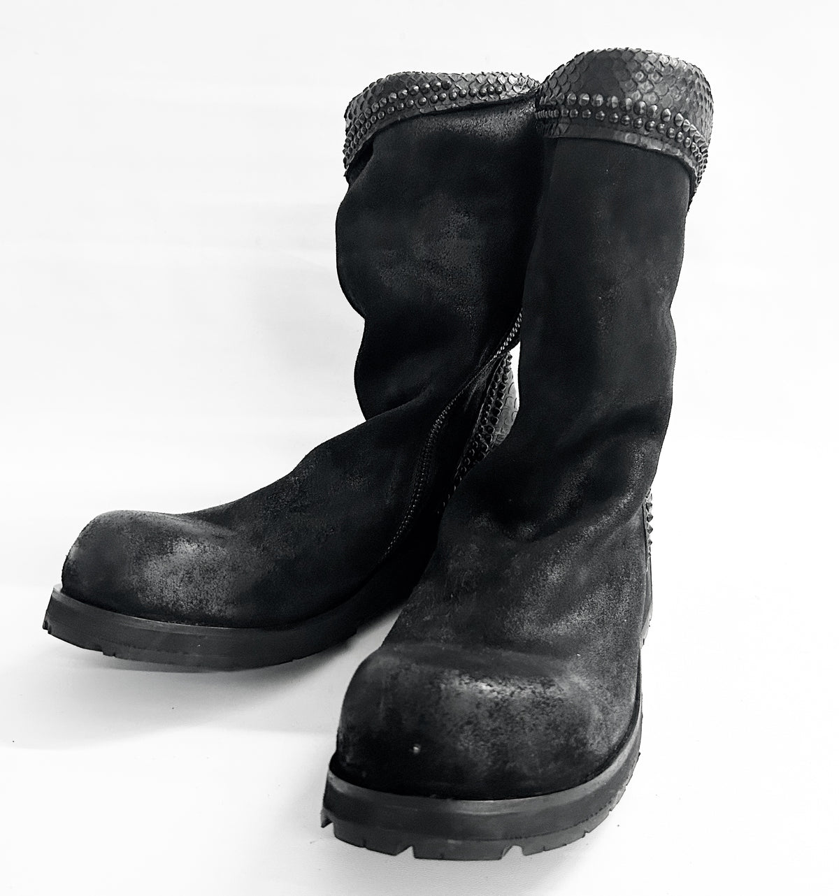 2501-BO03  Crush Suede Boots