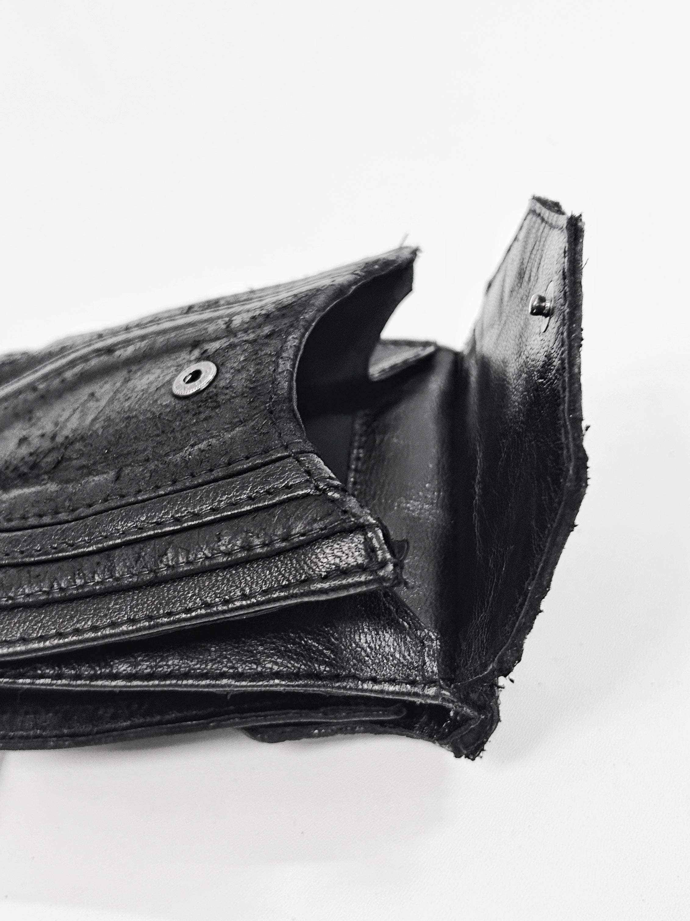 KMRii ケムリ 2502-W03 WC-Black Star 02 財布 ウォレット – KMRii