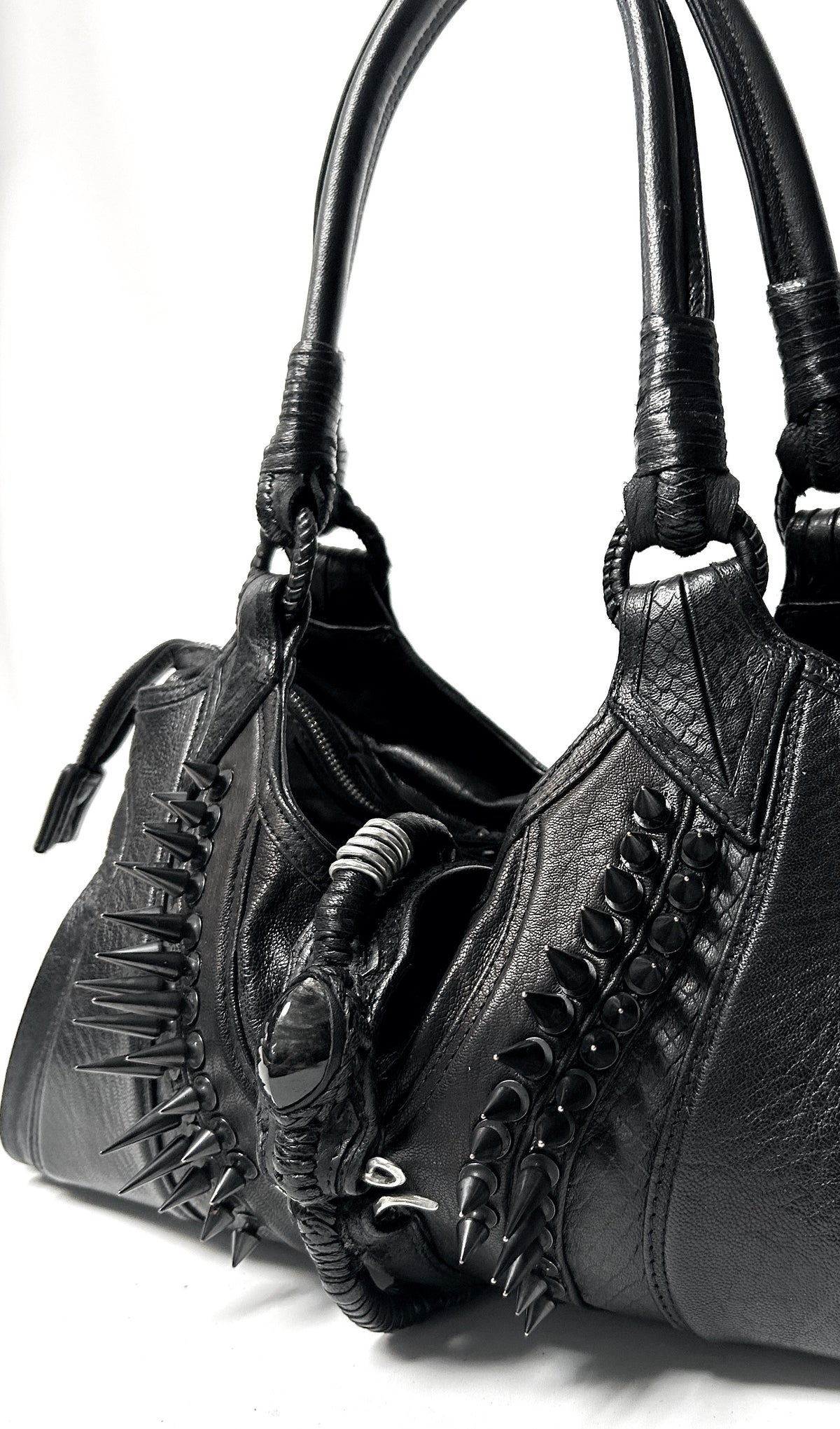 2502-BG16 Giger Black Killer