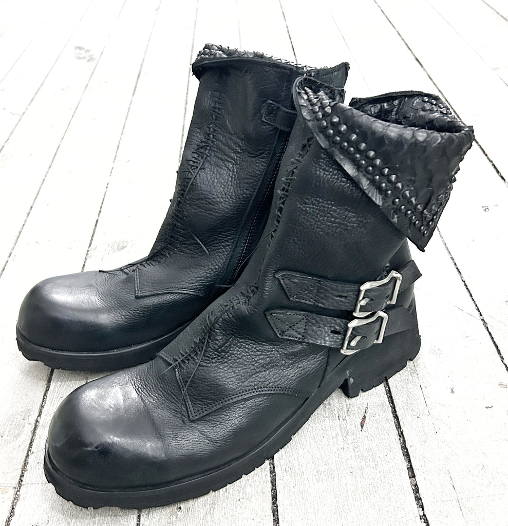 2201-BO02 Crush Short Boots 04