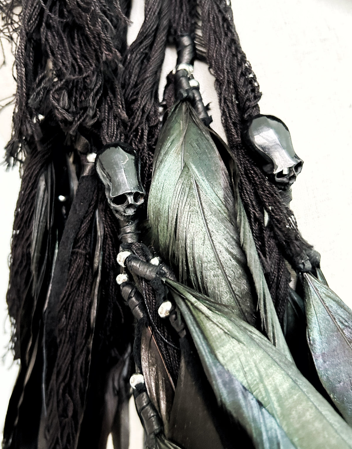 1402-ST05 Northern Light Knit Stole 02_BLK