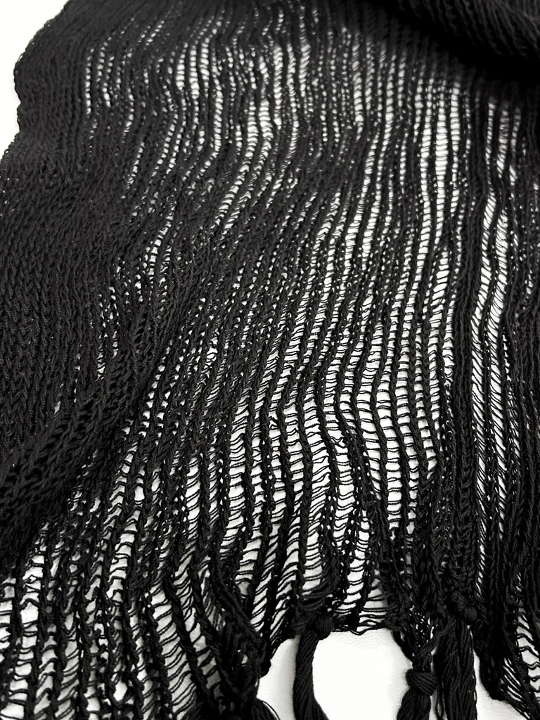 1402- ST05 Northern Light Knit Stole 02_BLK