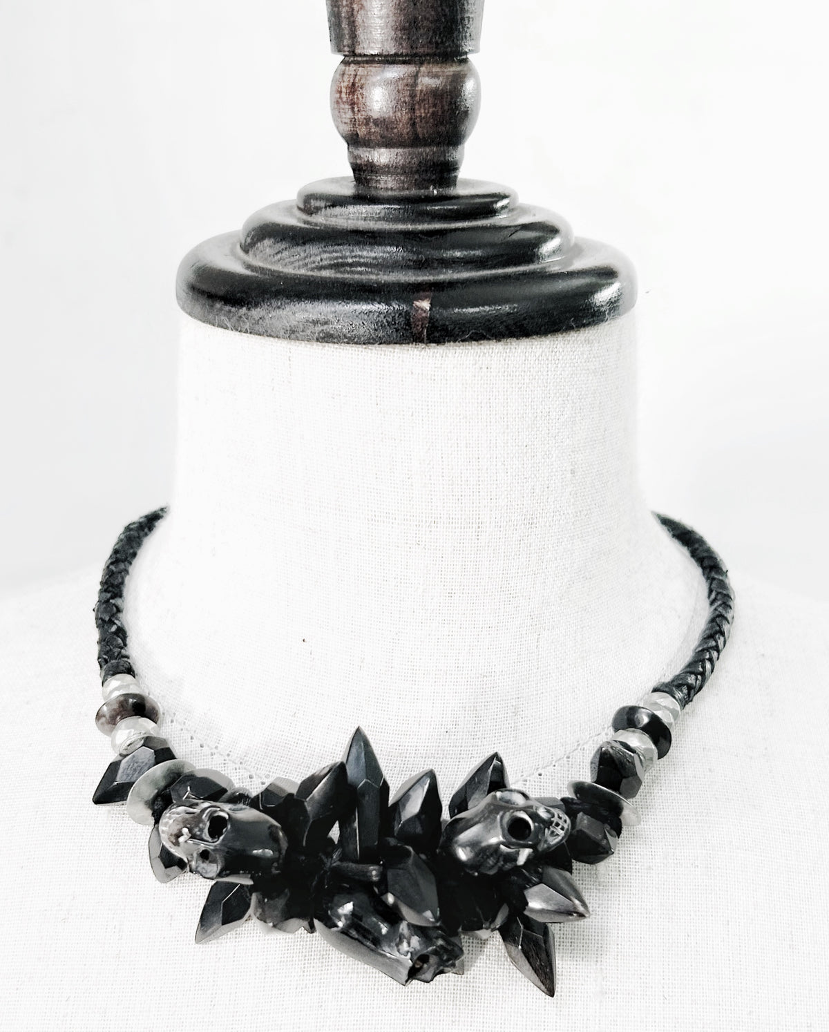 2501-AC11 Black Shadow Necklace 02
