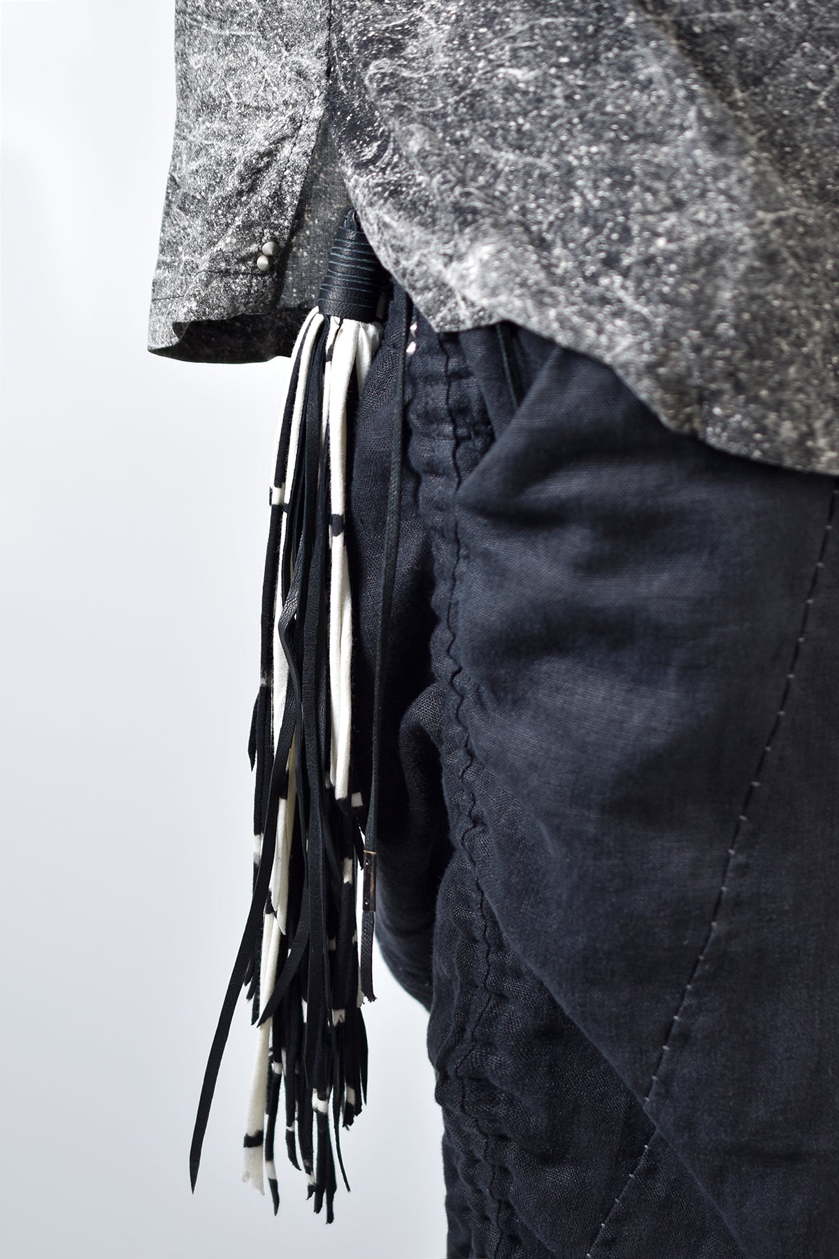 1802-AC01 Feather Hook 09