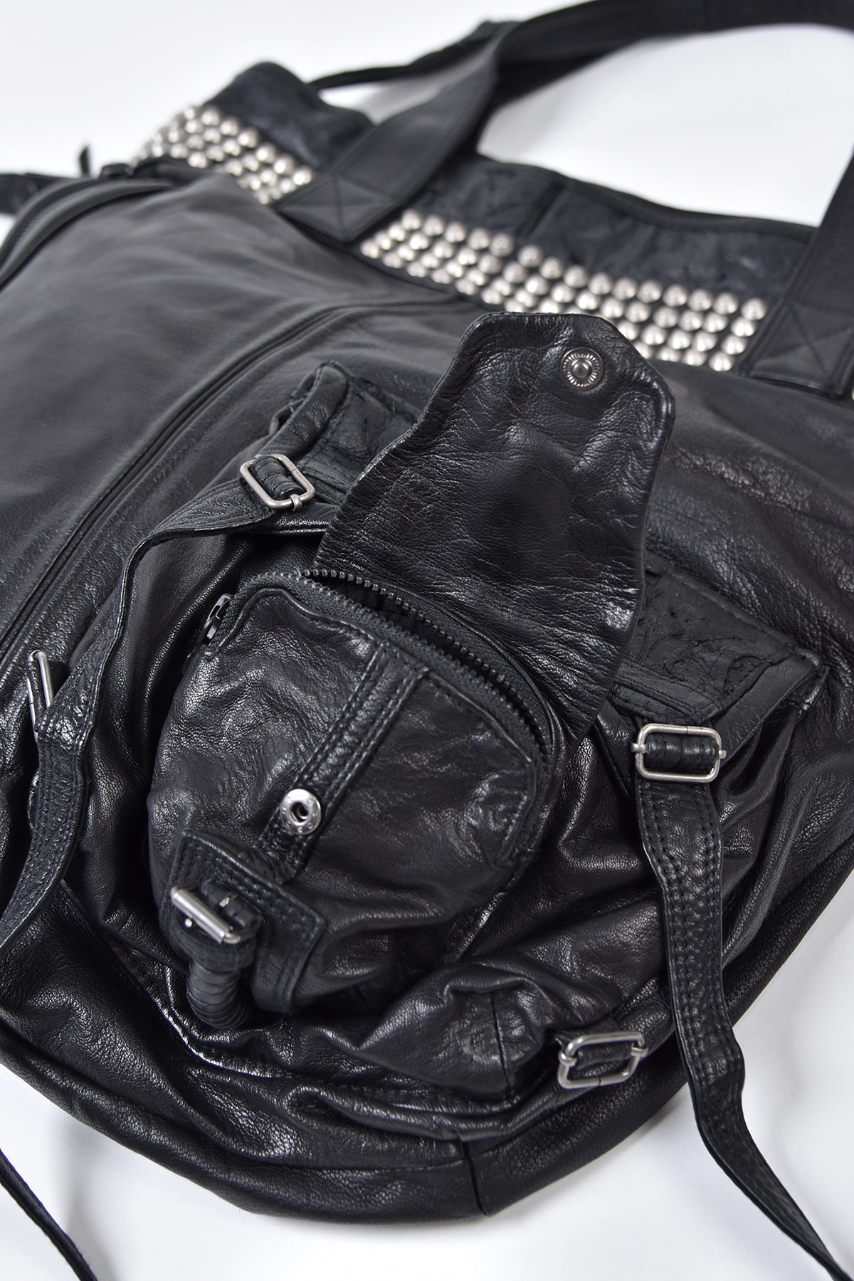 1301-BG02 White Estoc Tote