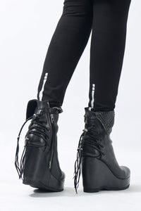 1602-BO02L Crush Braided Boots