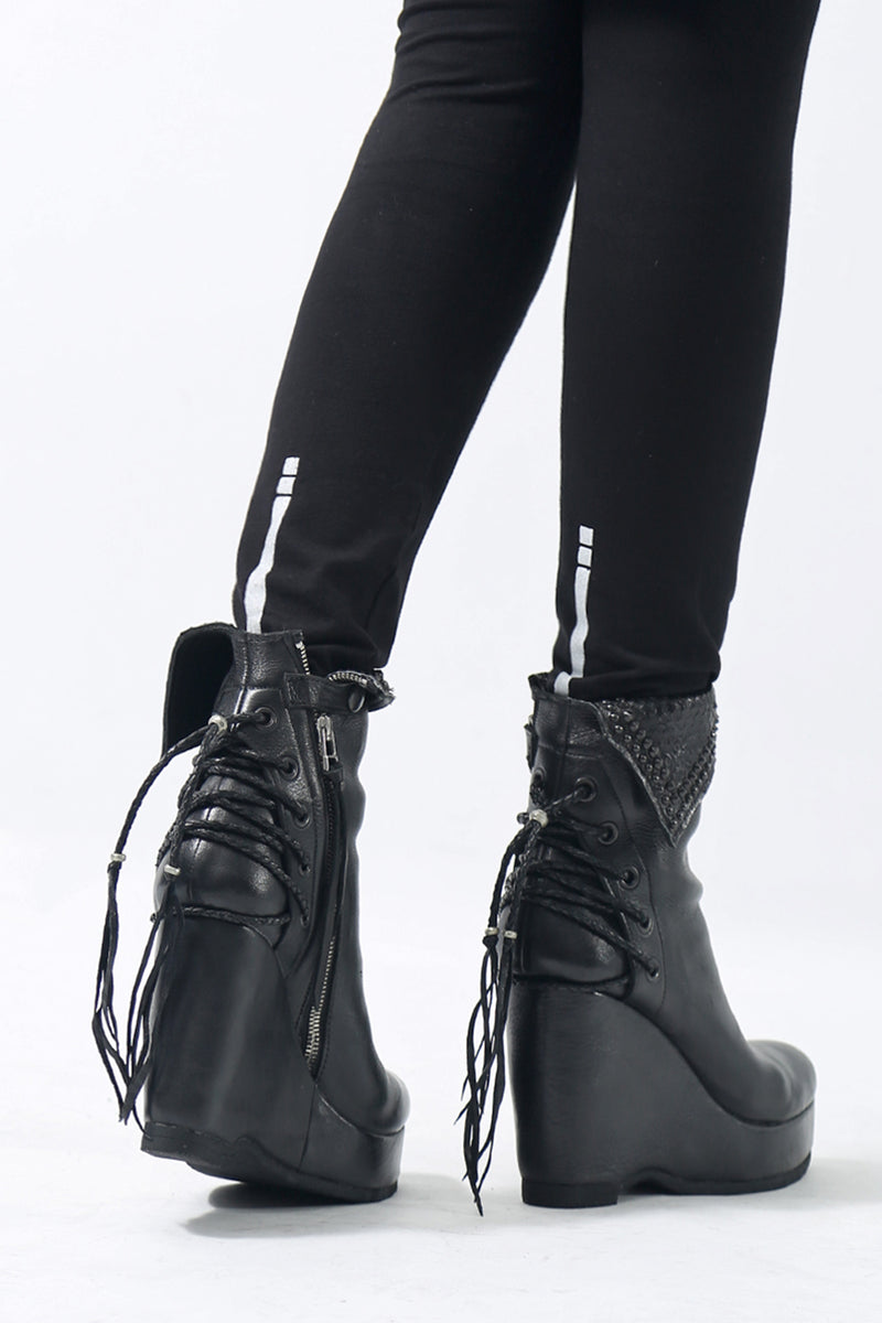 1602-BO02L Crush Braided Boots