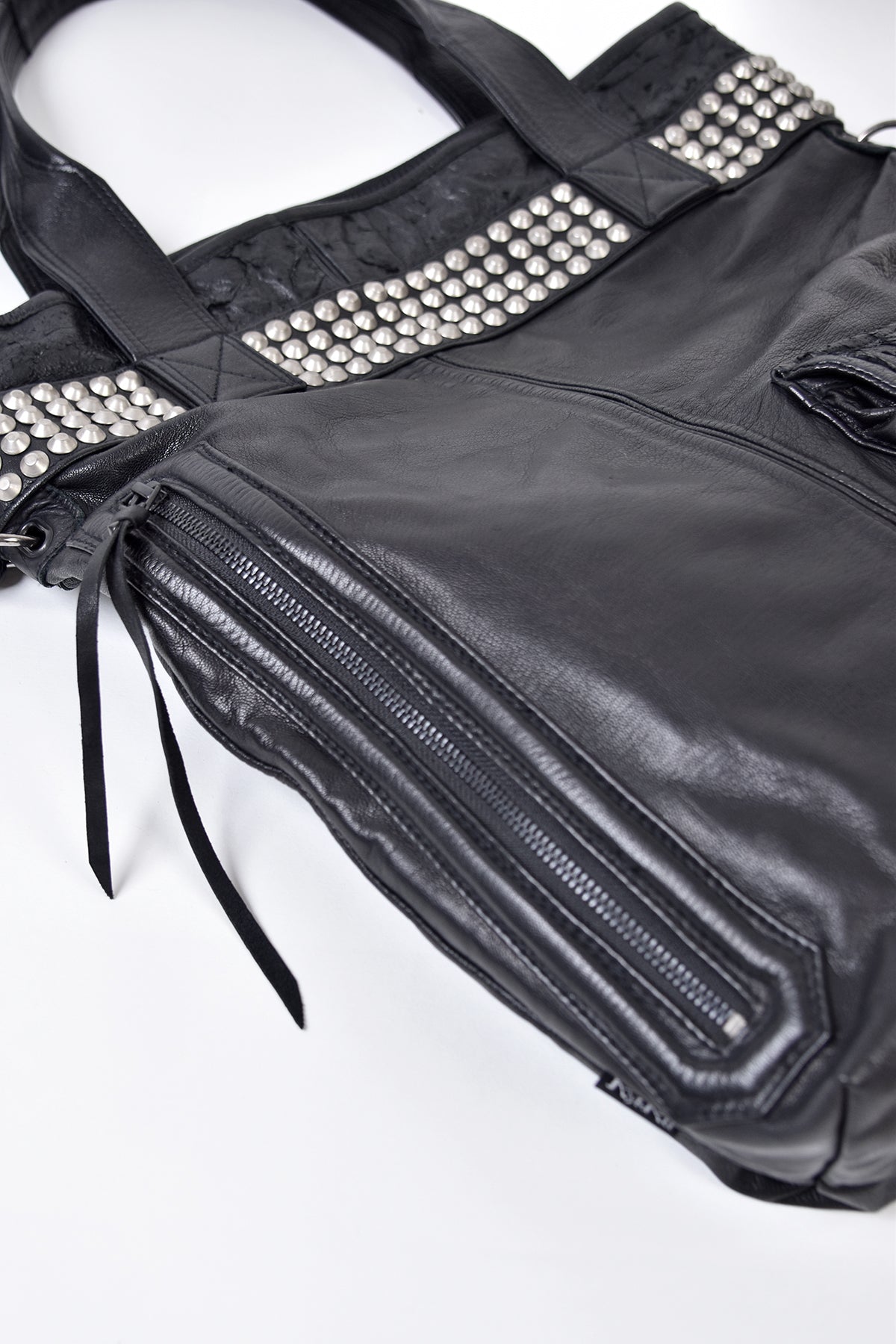 1301-BG02 White Estoc Tote