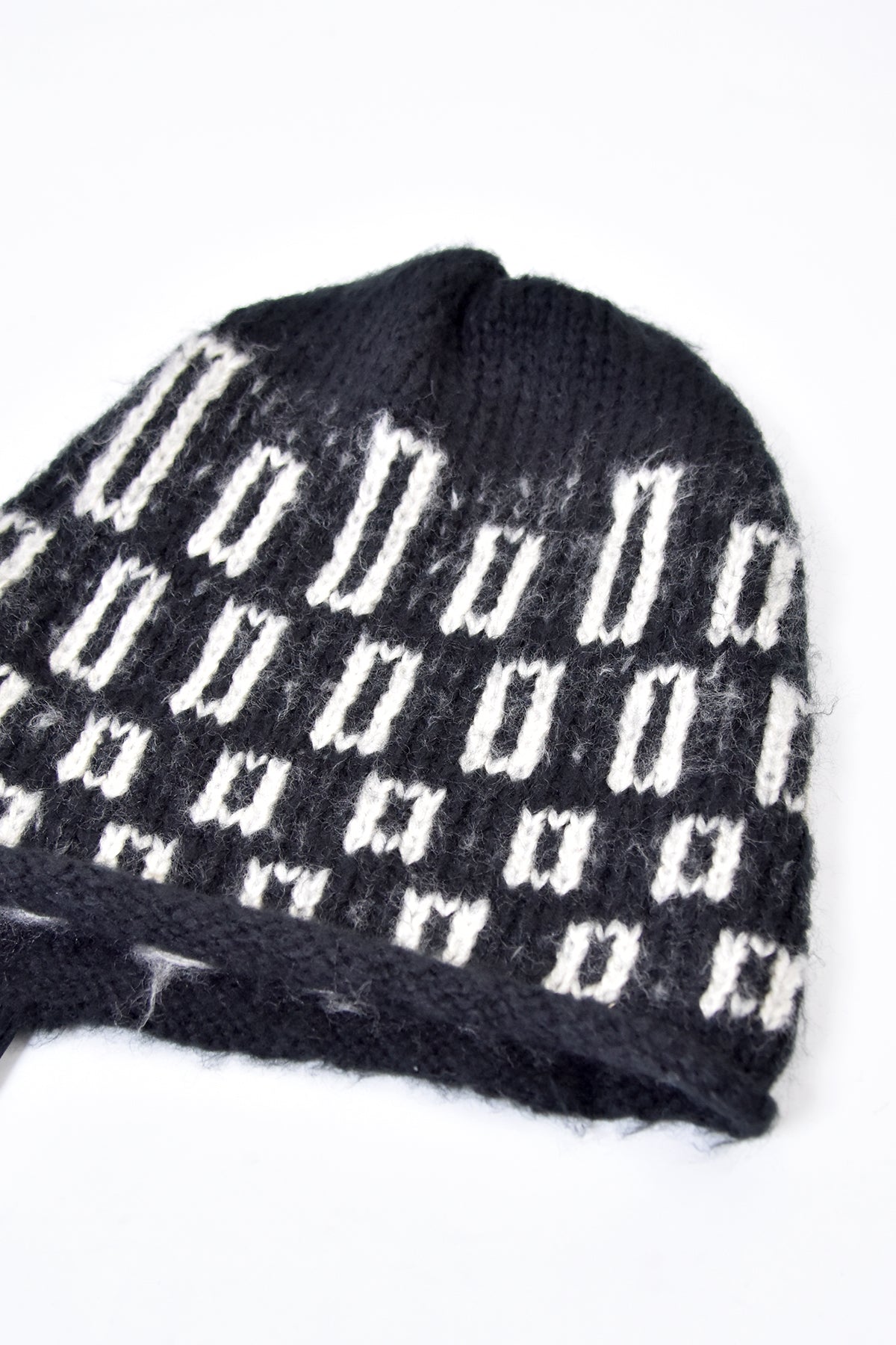 1902-KT06 Monolith Mohair Beanie