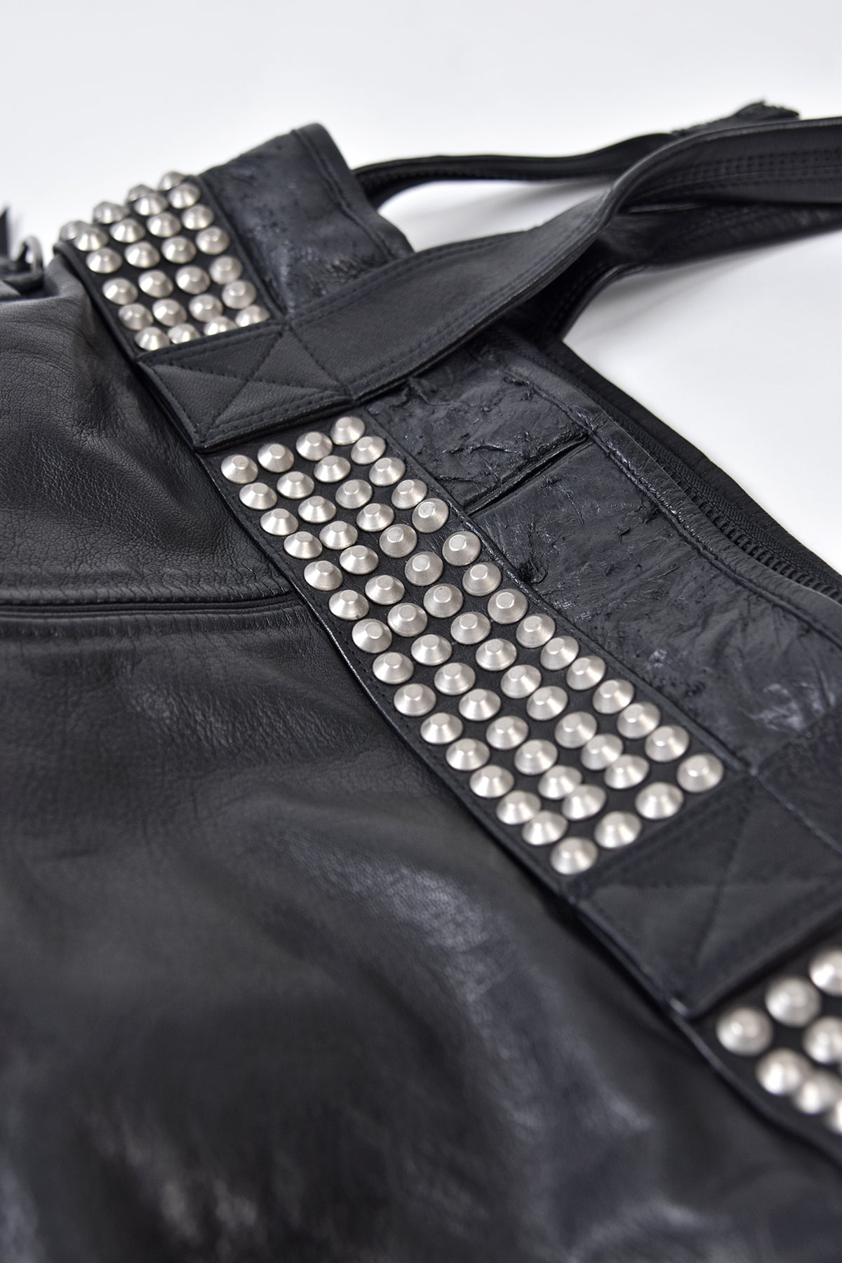 1301-BG02 White Estoc Tote