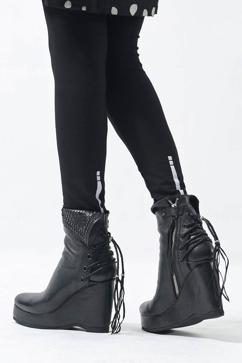 1602-BO02L Crush Braided Boots
