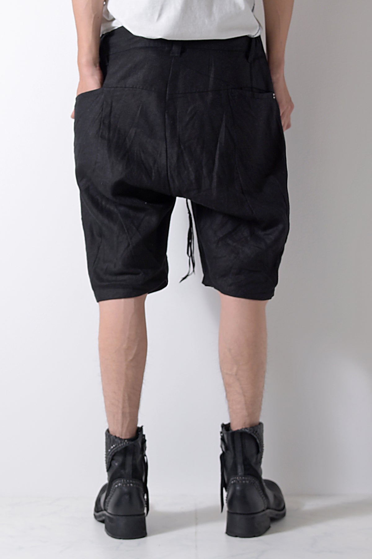 2201-PT04A Hand Stitched Linen Shorts 01 Black