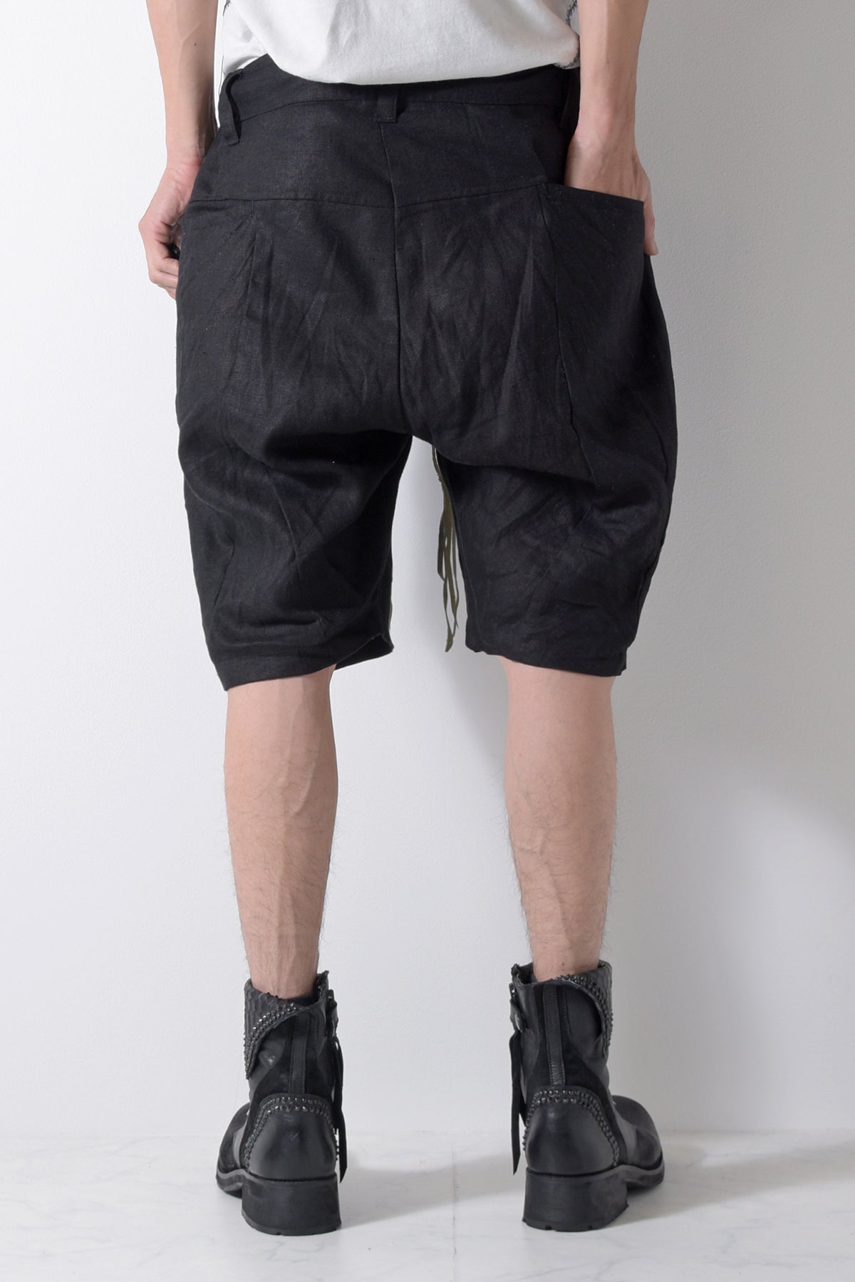 2201-PT04A Hand Stitched Linen Shorts 01 Black