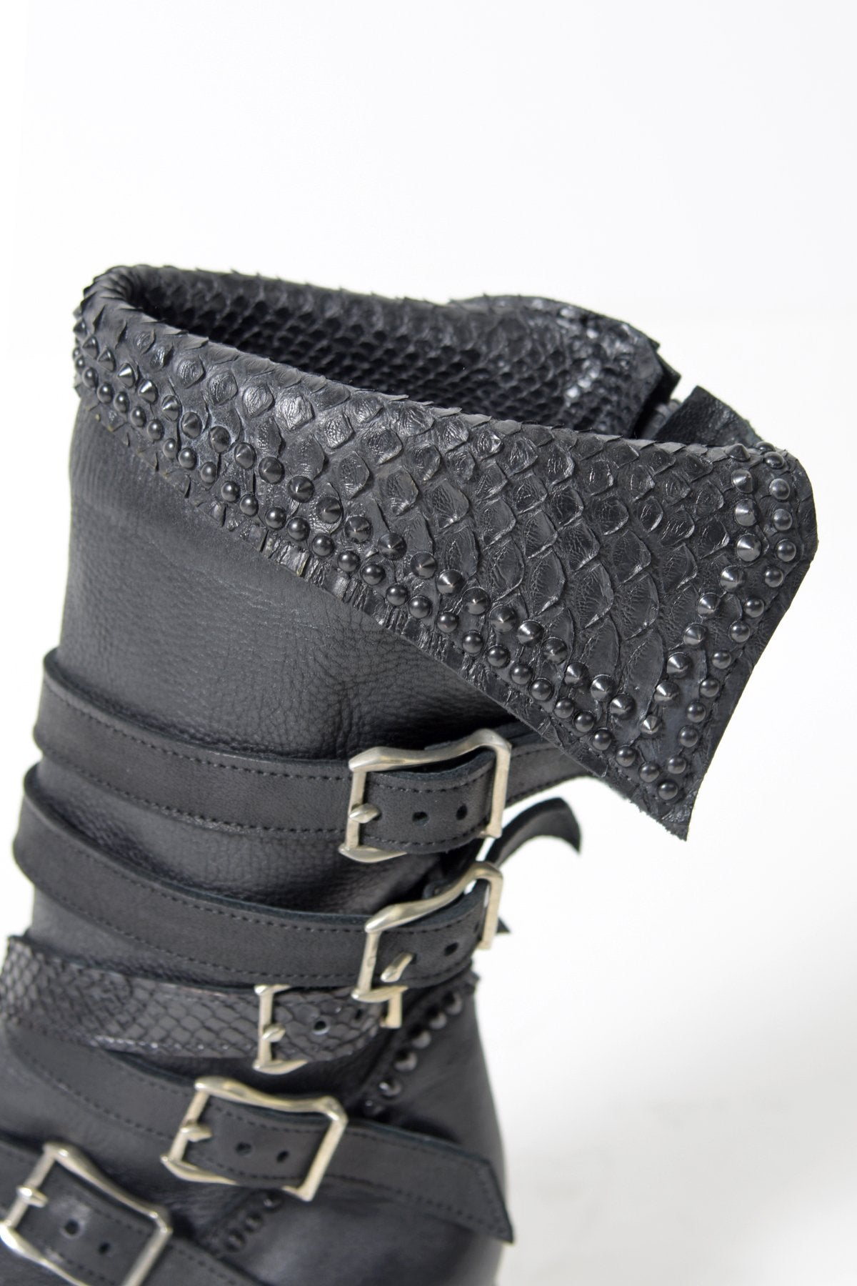 2102-BO04 Crush Strap Boots 02