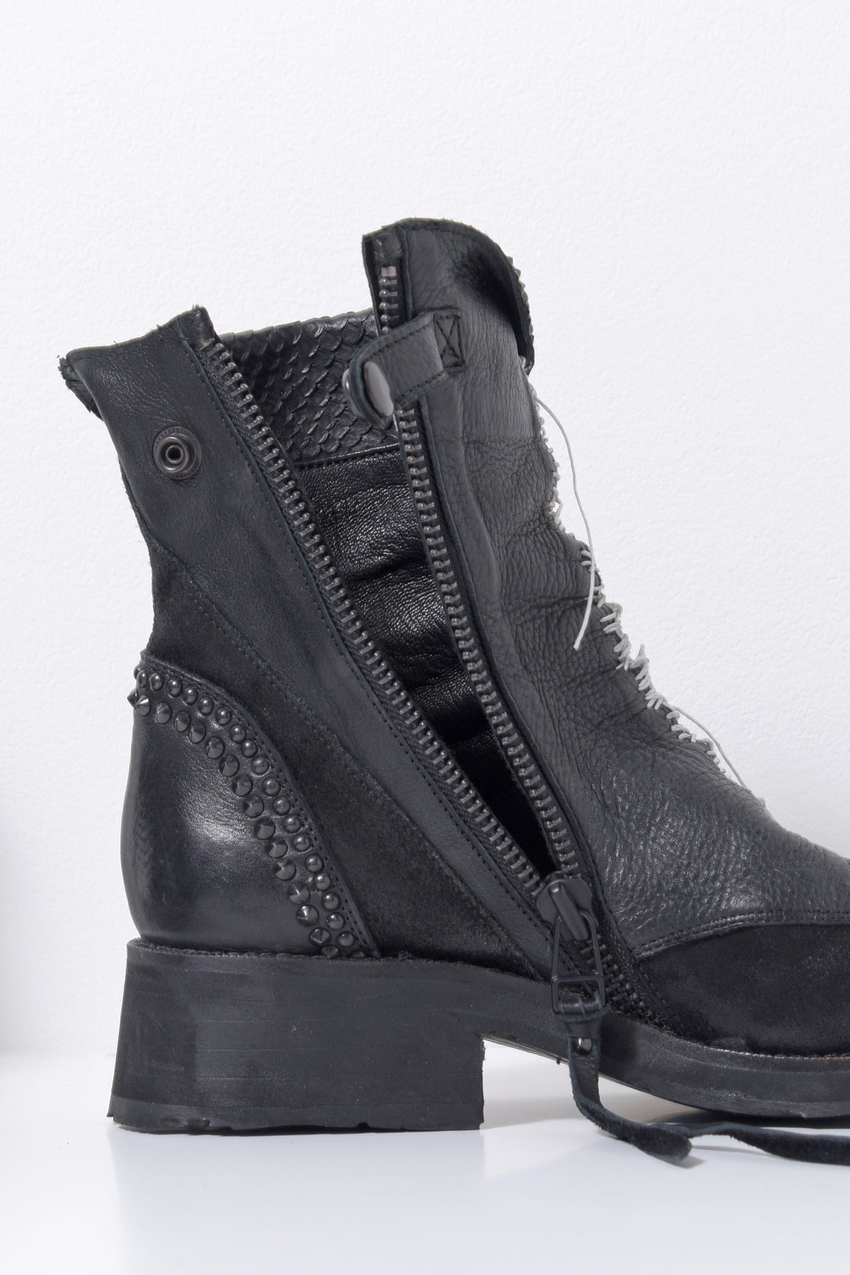 2201-BO01 Crush Boots 14 – KMRii OFFICIAL ONLINE STORE
