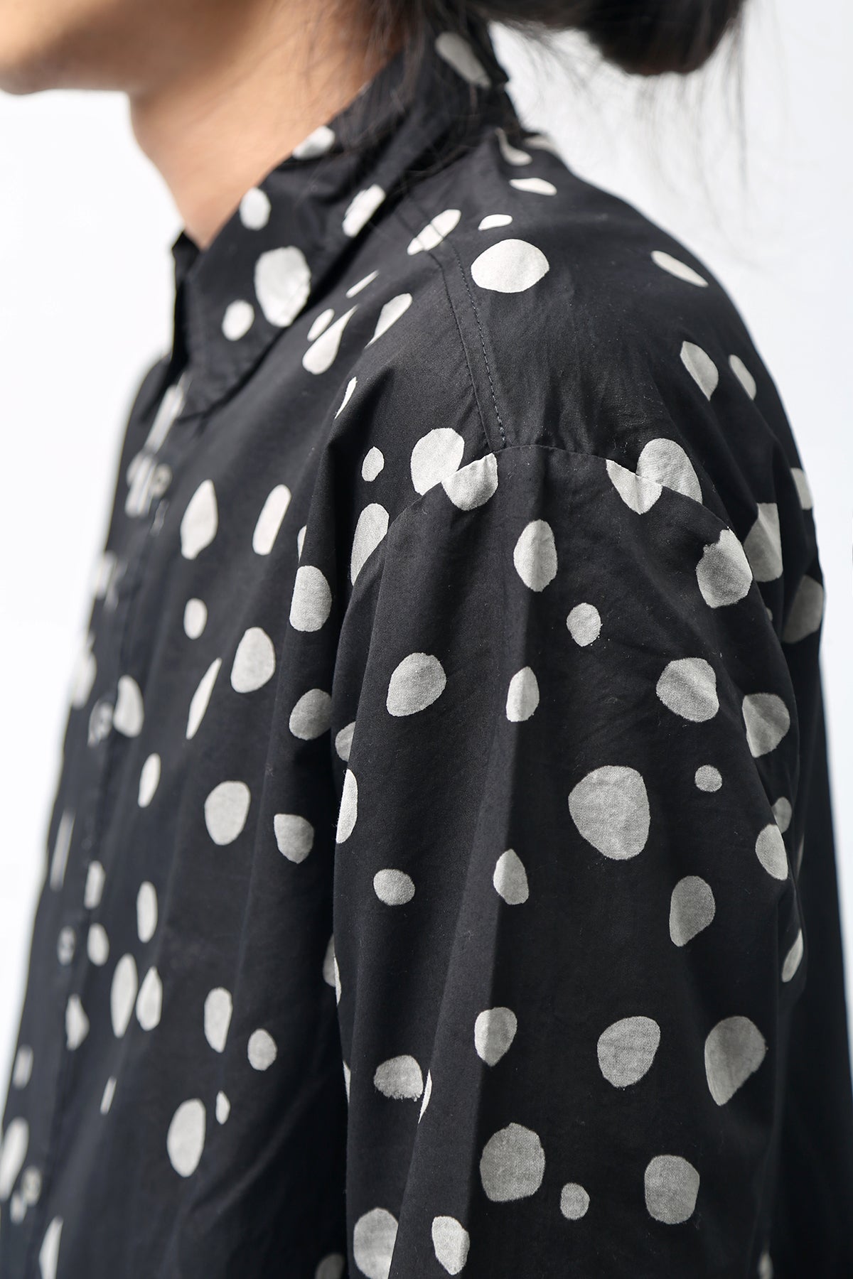 1902-SH01 Polka Dot Long Shirt Black