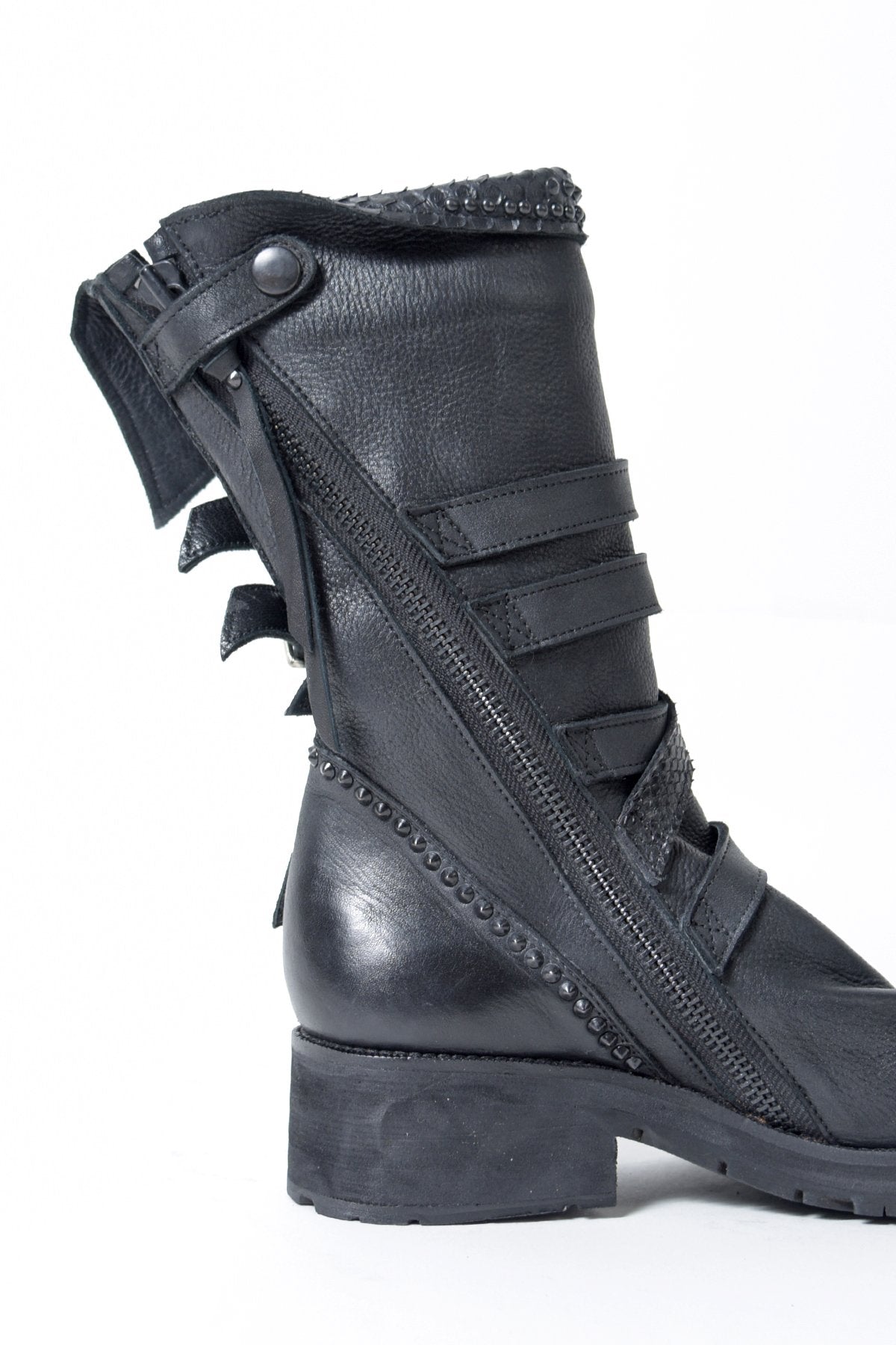 2102-BO04 Crush Strap Boots 02
