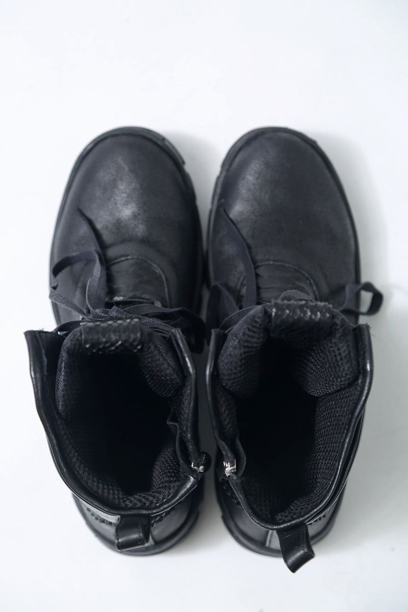 1801-BO08 Black Metal Sneaker 03