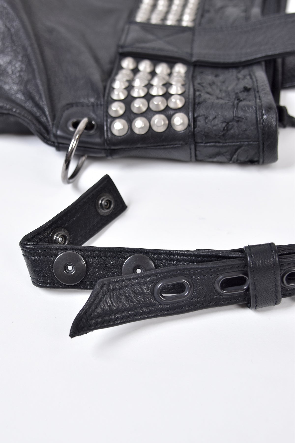 1301-BG02 White Estoc Tote