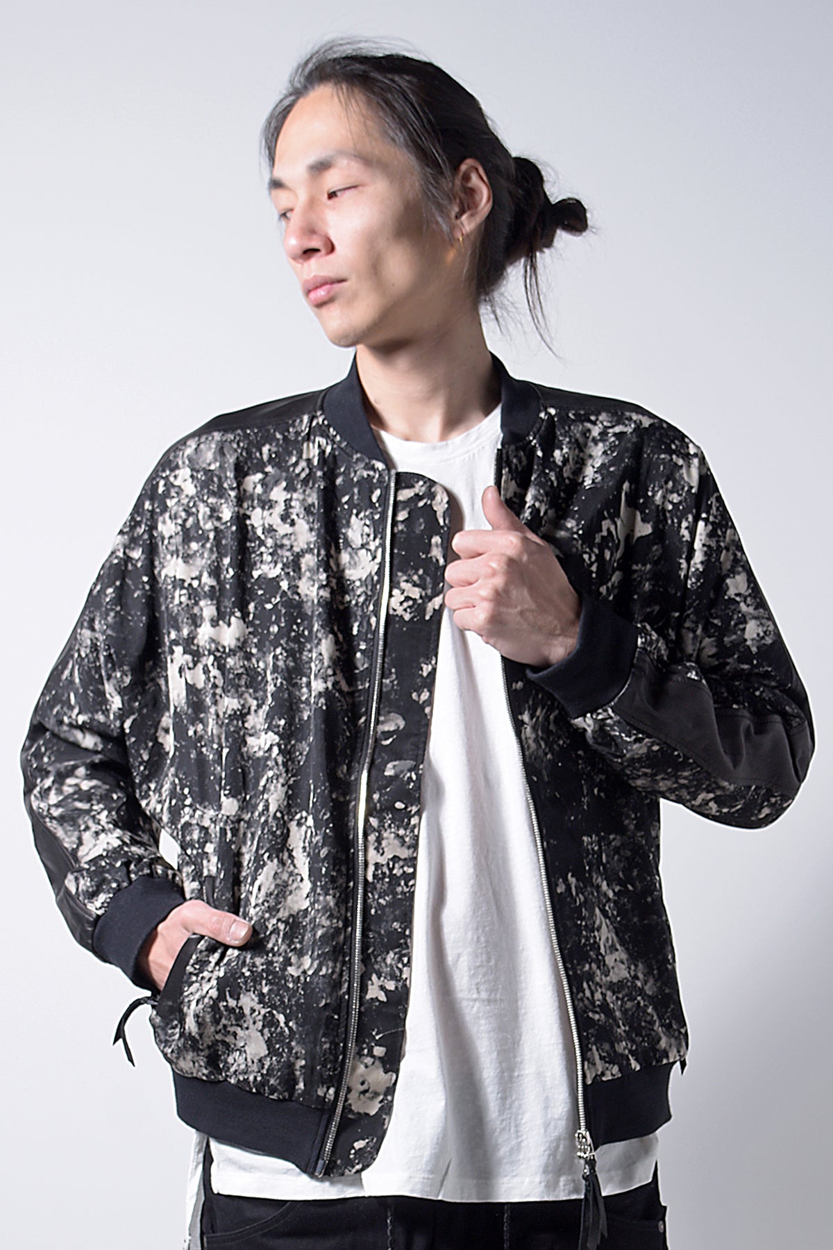 2202-JK04B Flake Discharged Dolman