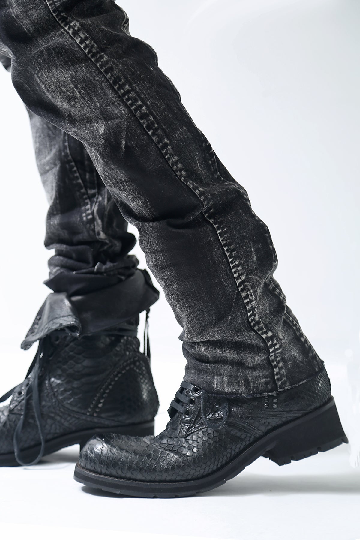 1902-PT06B Discharged Crush Pants