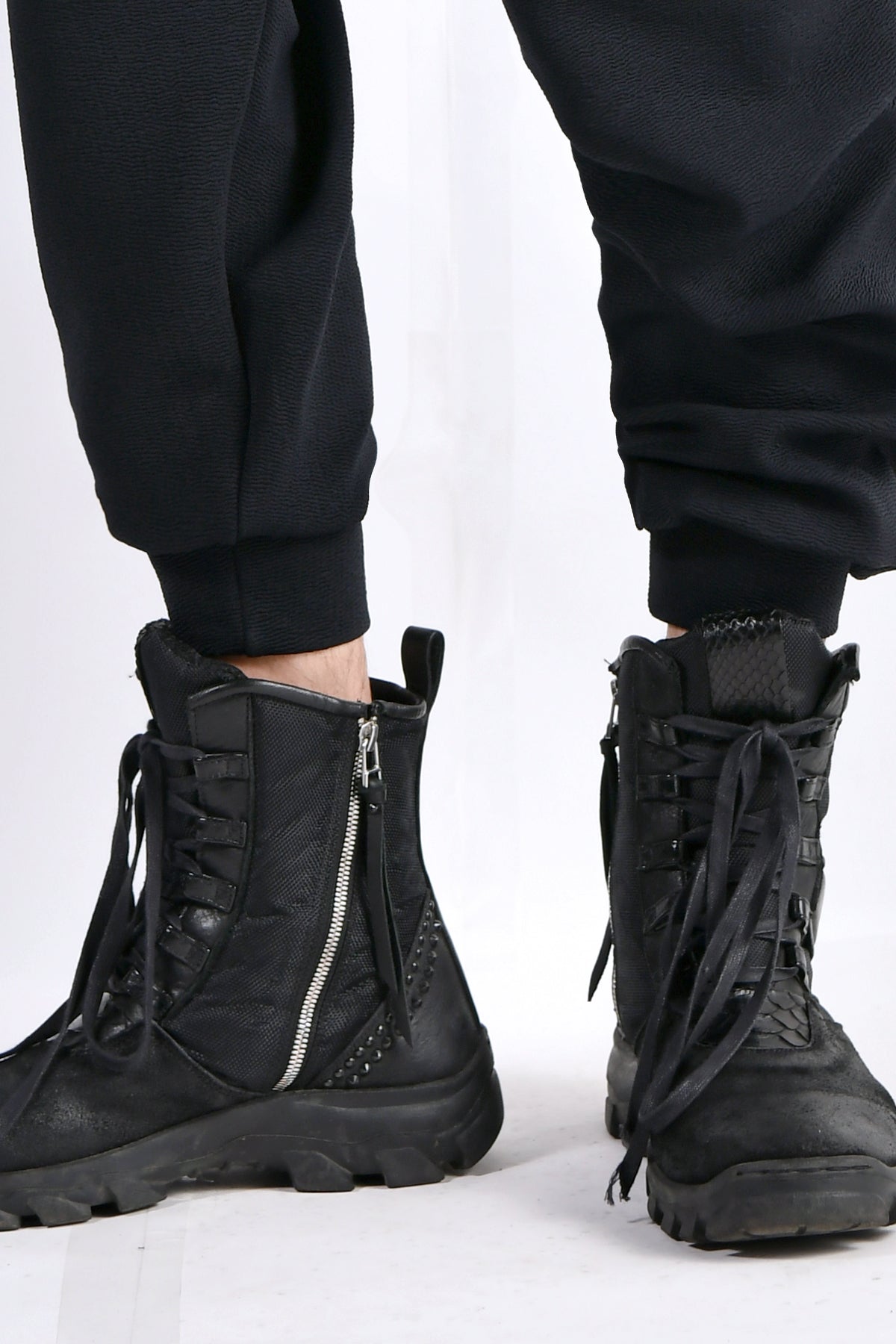 2102-PT06 Nylon Stretch Track Pants Black