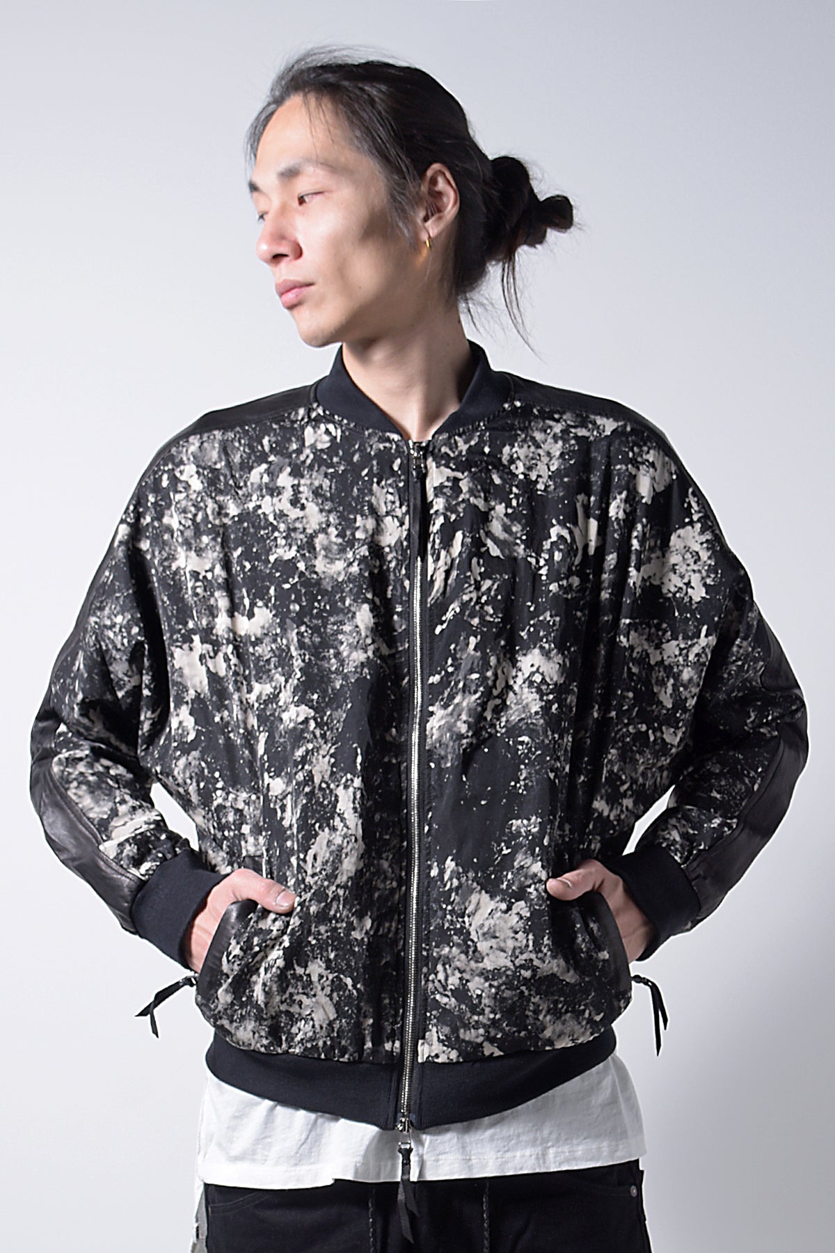 2202-JK04B Flake Discharged Dolman