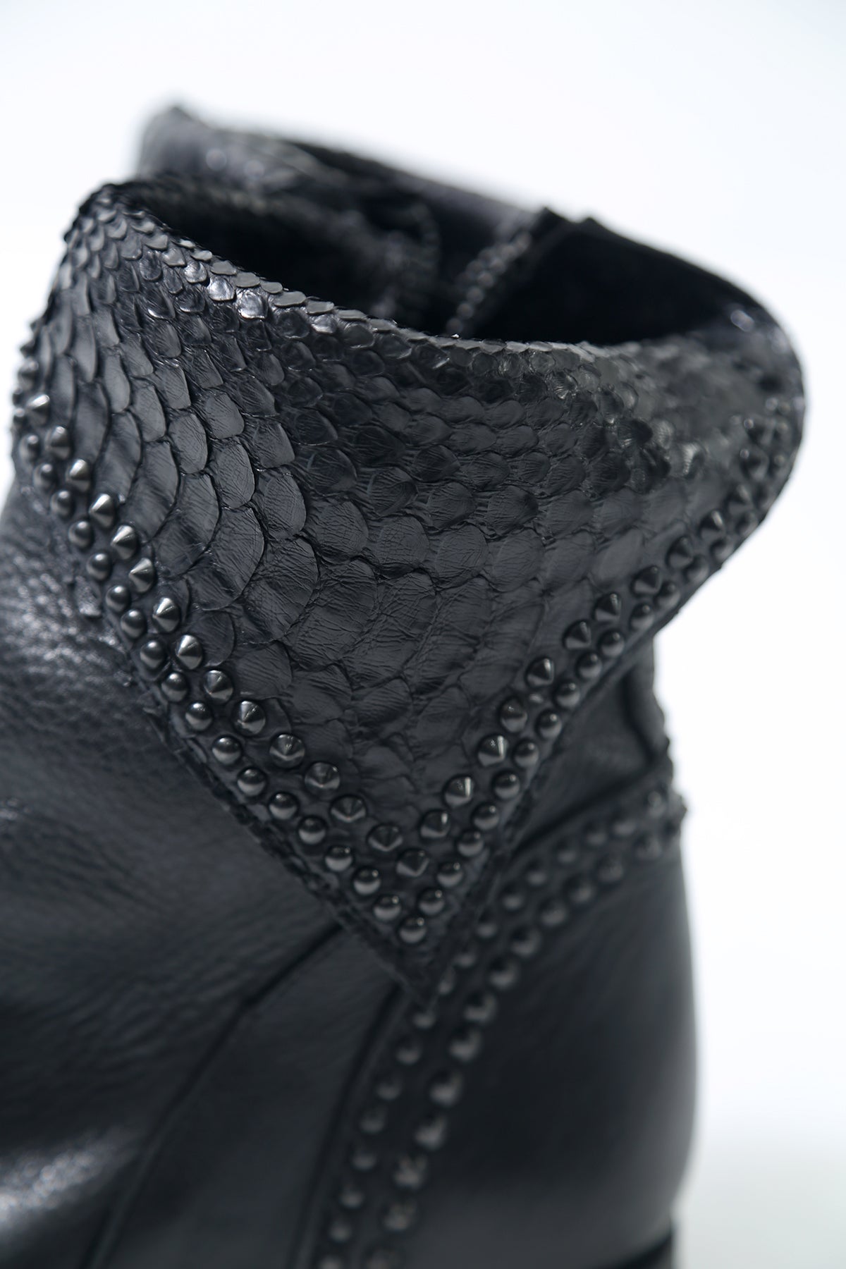 1602-BO03 Crush Short Boots