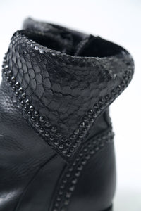 1602-BO03 Crush Short Boots