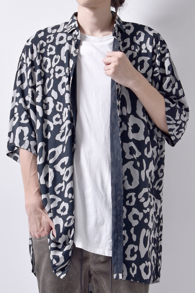 2101-SH07 Leopard Lazy Shirt