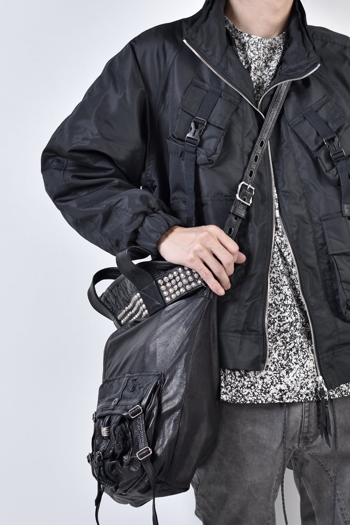 1301-BG02 White Estoc Tote