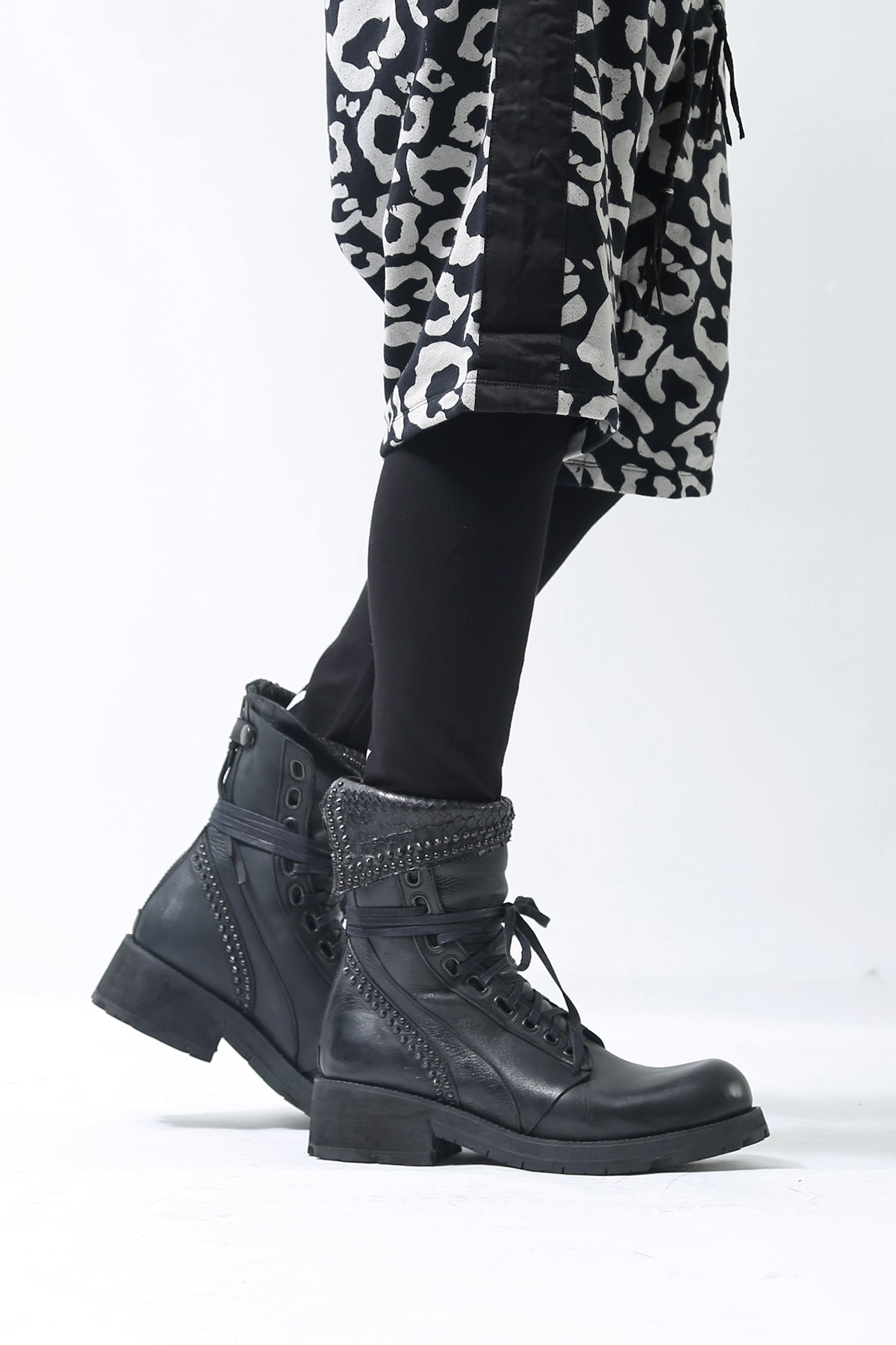 1702-BO03A Crush Chrome Boots 03