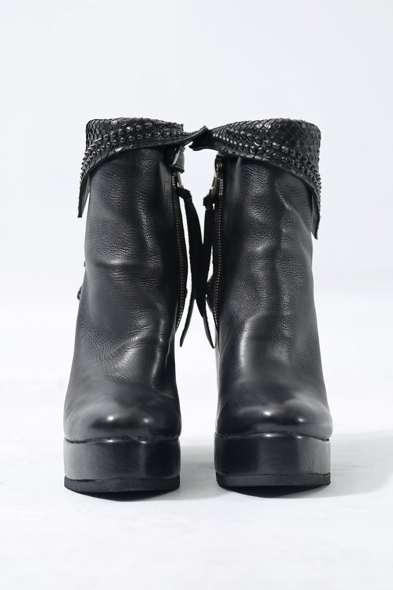 1602-BO02L Crush Braided Boots