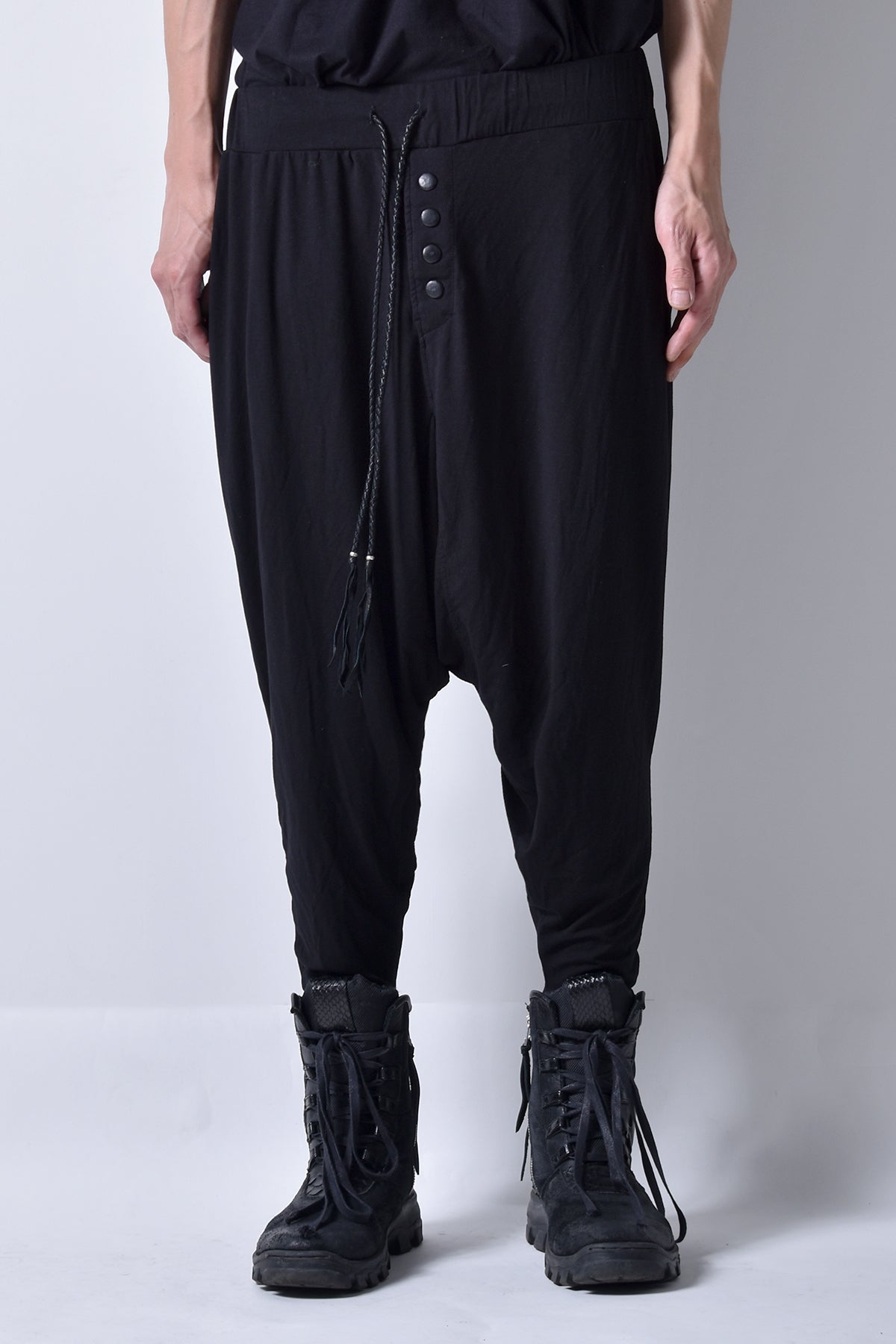 2101-PT04A Viscose Triangle Pants 02