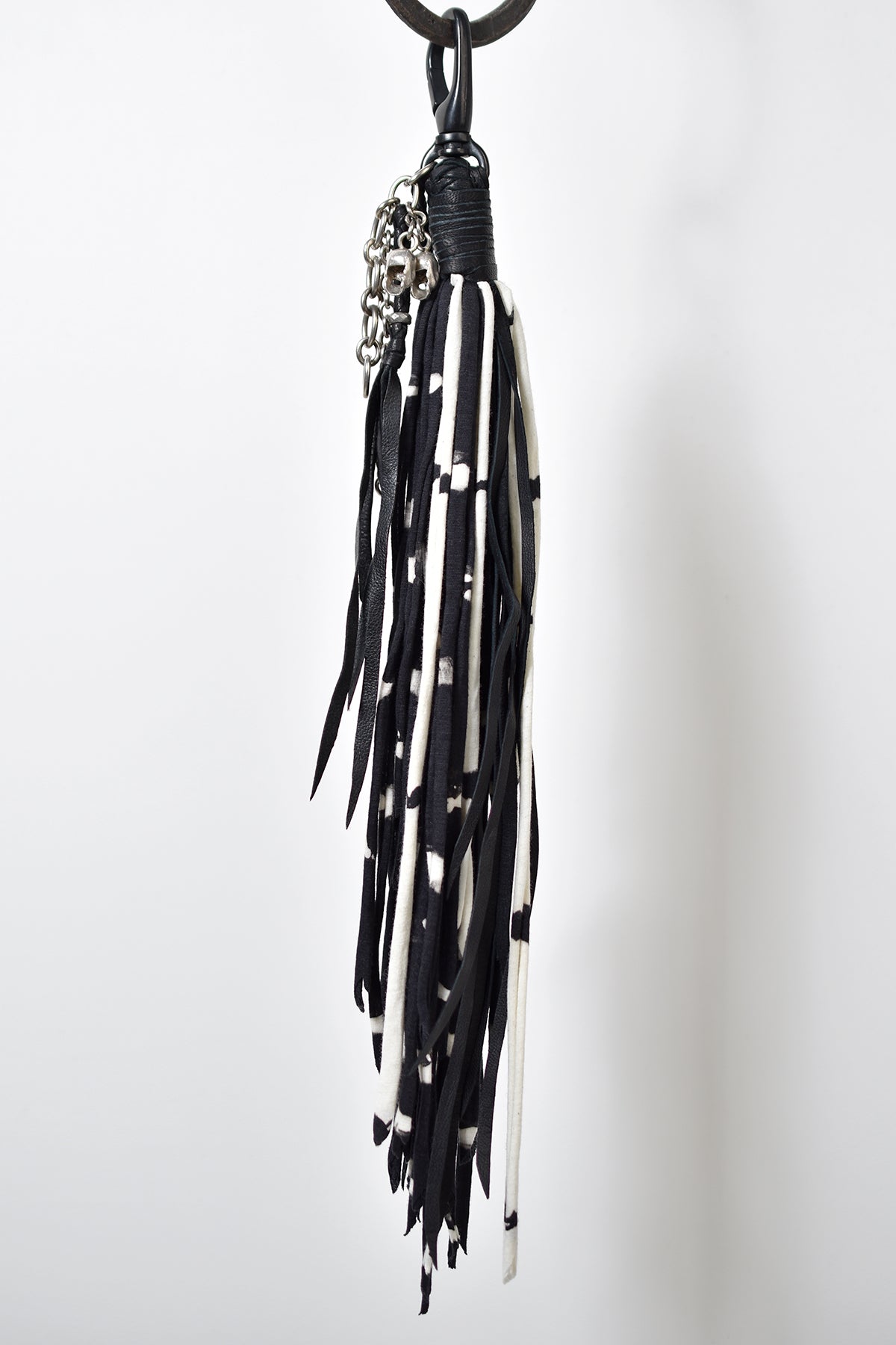 1802-AC01 Feather Hook 09