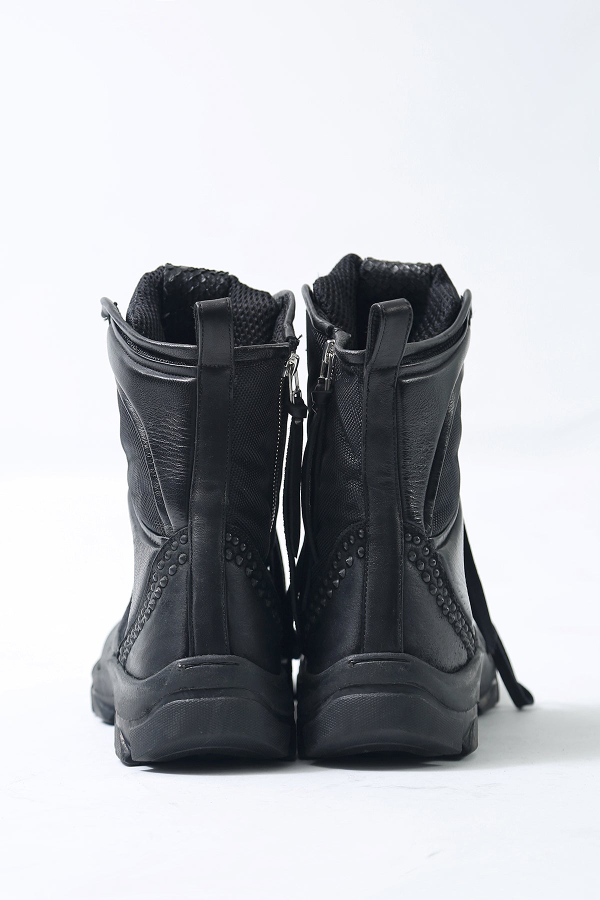 1801-BO08 Black Metal Sneaker 03