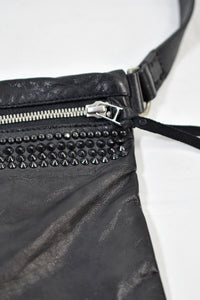 1902-BG05 Stingray Square Pouch