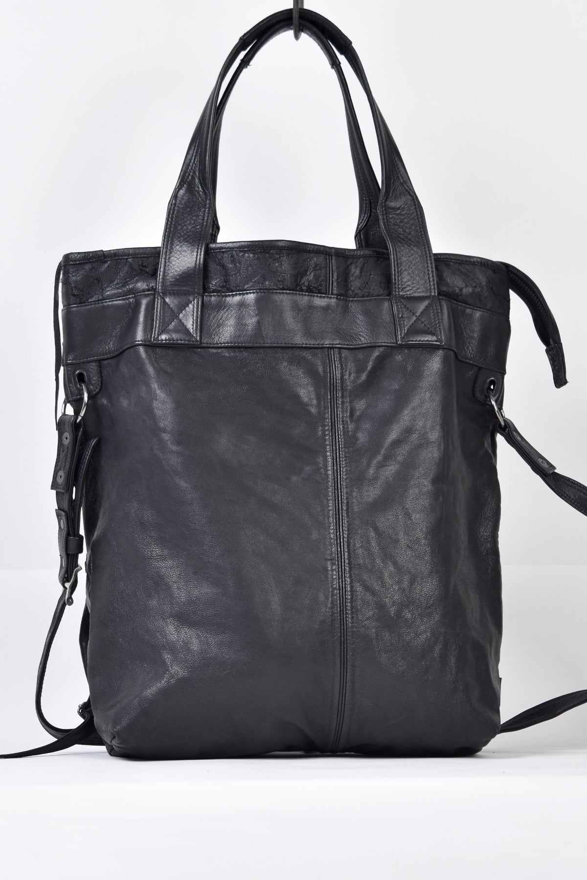 1301-BG02 White Estoc Tote