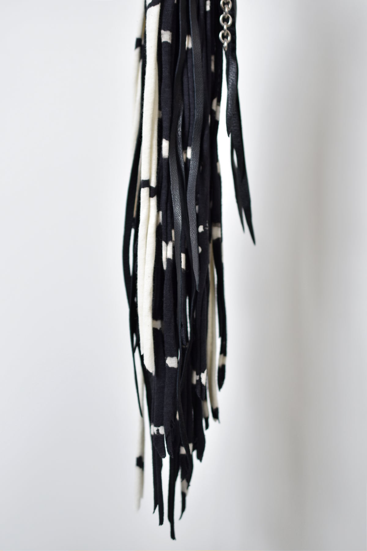 1802-AC01 Feather Hook 09