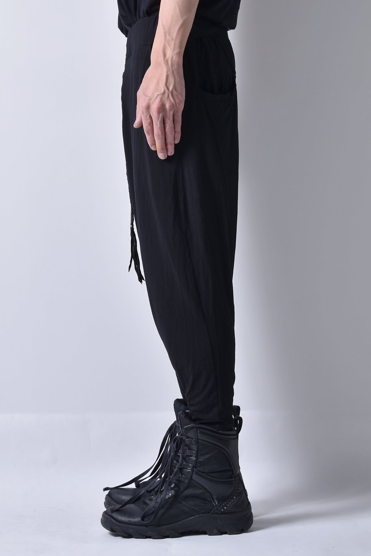 2101-PT04A Viscose Triangle Pants 02