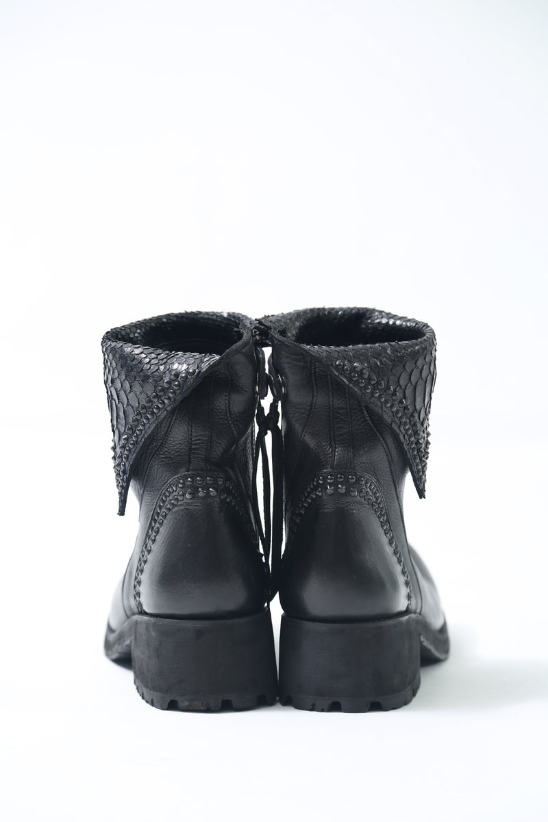 1602-BO03 Crush Short Boots