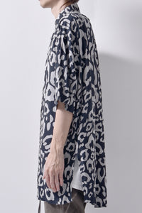 2101-SH07 Leopard Lazy Shirt