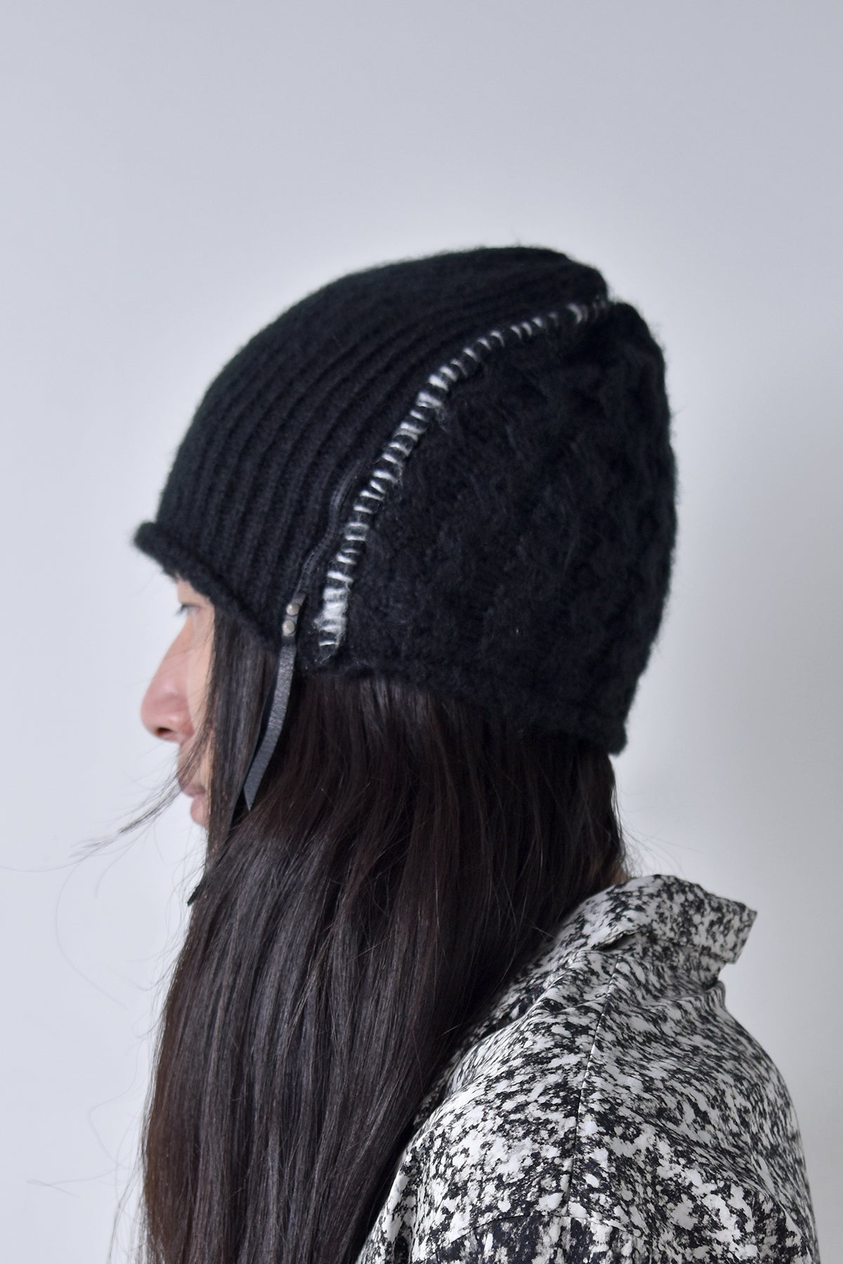 2002-KT05 Cable Mohair Beanie 02 Black