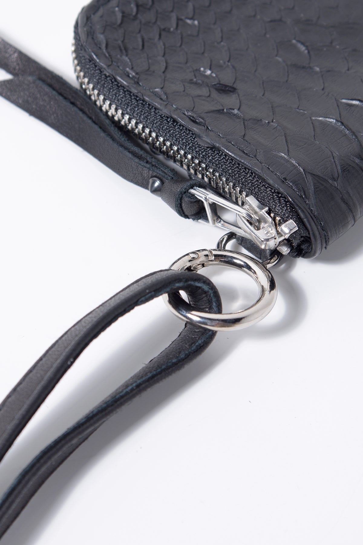 2202-W05B Drop Purse 02 Black