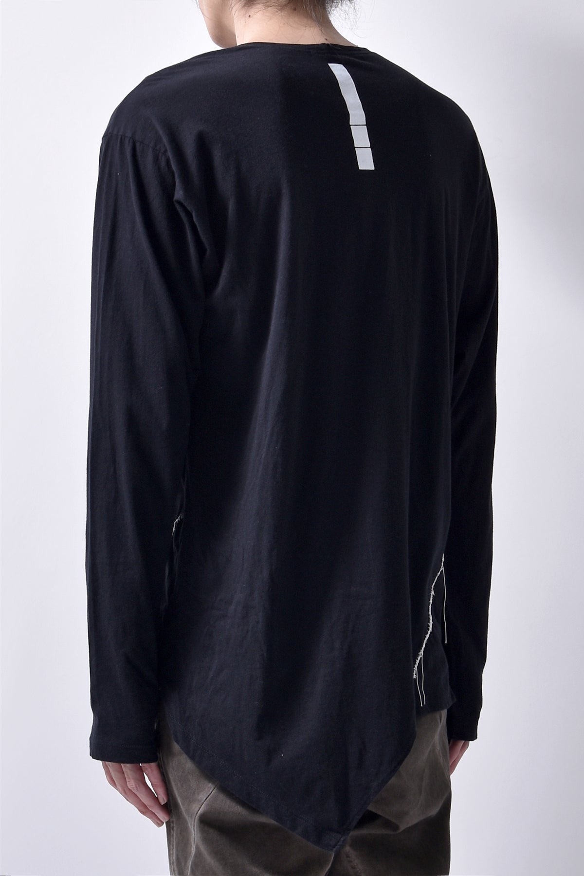 2102-CT02/LS Slash Cut 04 / LS Black